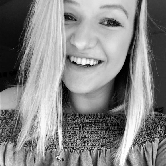 Meet the Posher Other - Meet your Posher, Caitlyn